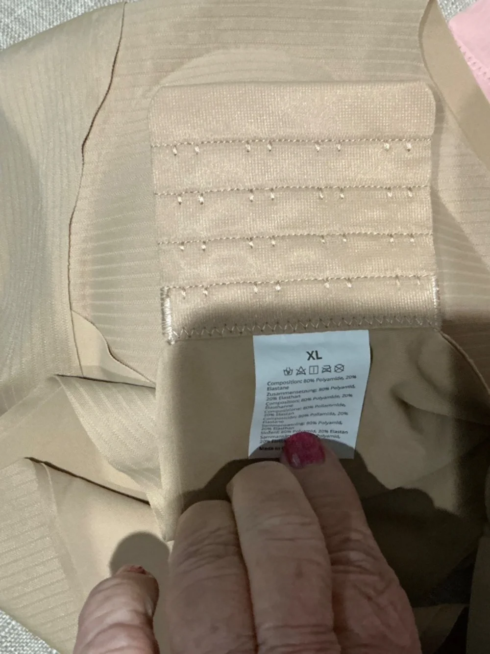 Set of 2 Seamless Bras Size XL Nude and Pink